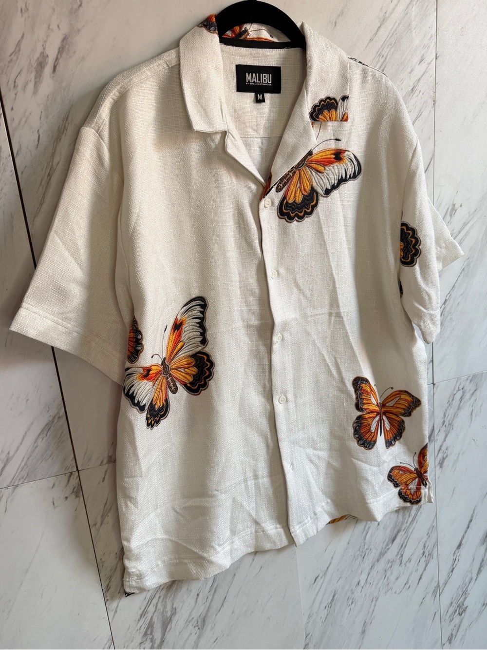 3/$50 Malibu Drill Clothing Co. Butterfly Camp Button-Down Shirt Size Medium - Picture 2 of 4